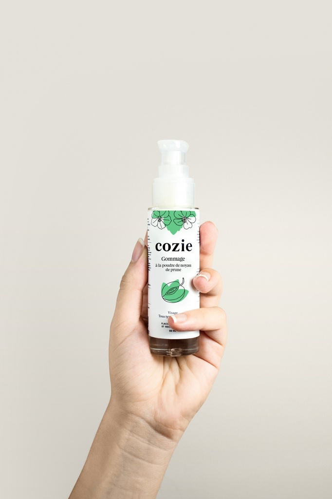 Cozie | Gommage visage - à la poudre de noyau de prune