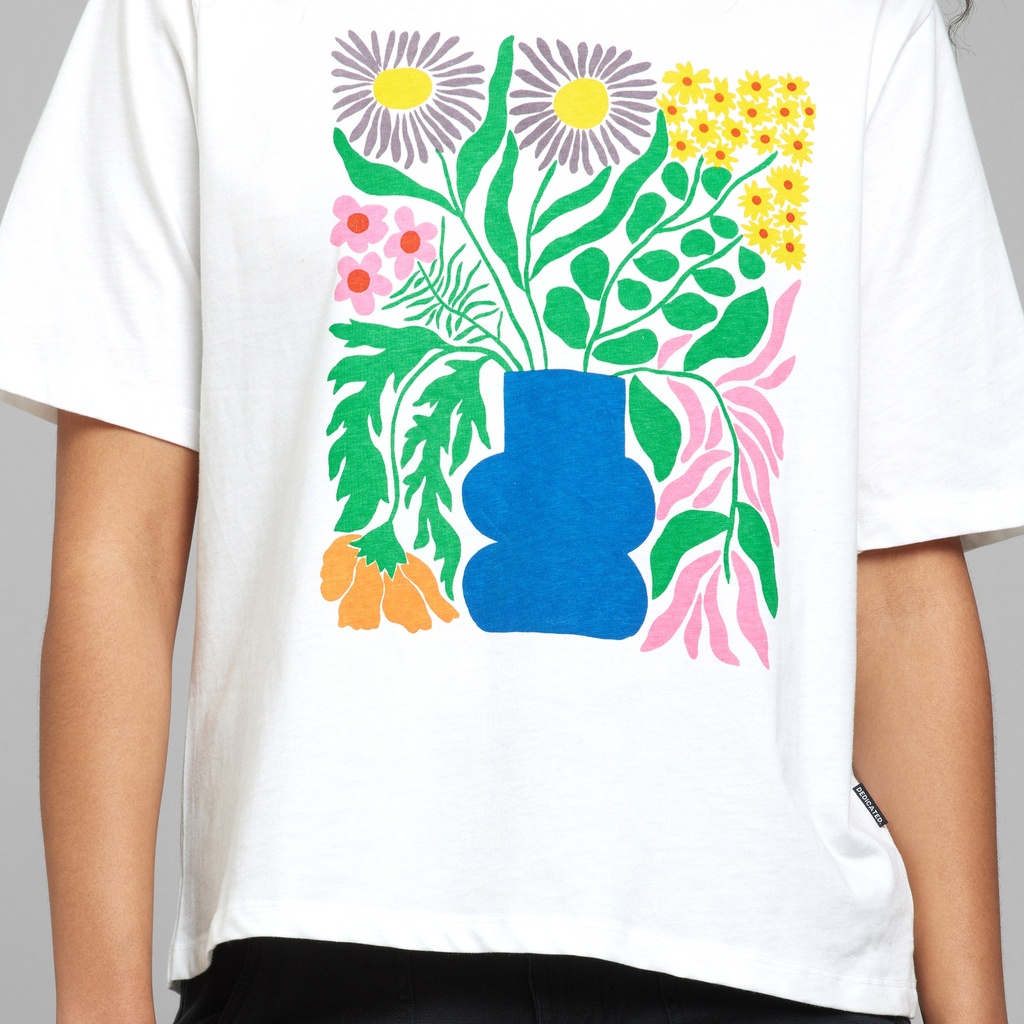  Dedicated | T-shirt Vadstena Cottage Flower - White