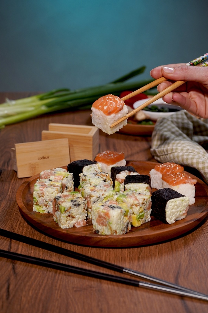 Cookut | Kit de fabrication de bouchées cubiques façon sushis