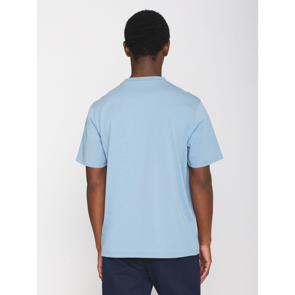 KNOWLEDGE COTTON APPAREL | LOKE badge tee - Regenerative Organic Certified™ - GOTS/Vegan - Asley Blue