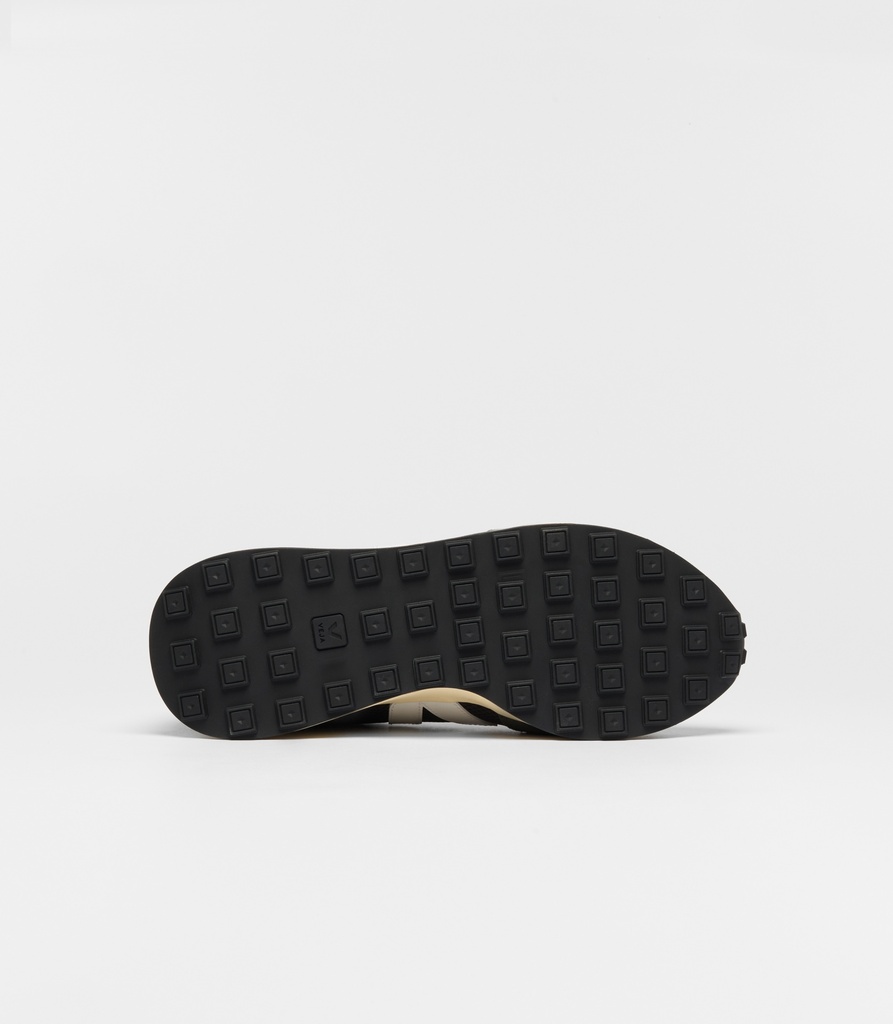 VEJA | Rio Branco II - BLACK WHITE