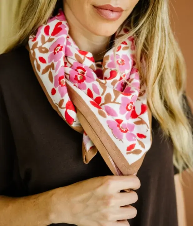grand-foulard-indien-amelia-pink3.webp