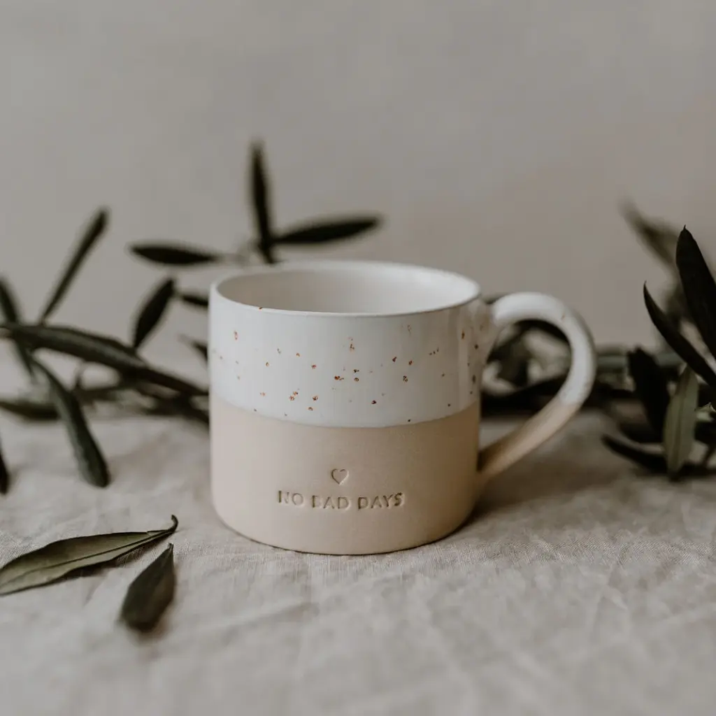 tasse_nobaddays_1_photocredits_maggymelzer.webp