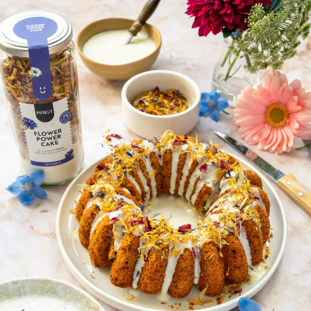 HR-Pineut-Flowerpowermoederdagcake-BrendaKookt08.webp
