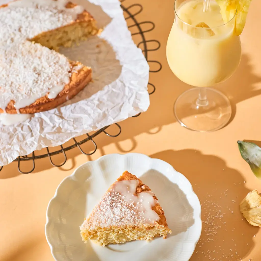 PIN525-Pina-Colada-Cake-WEB-3.webp