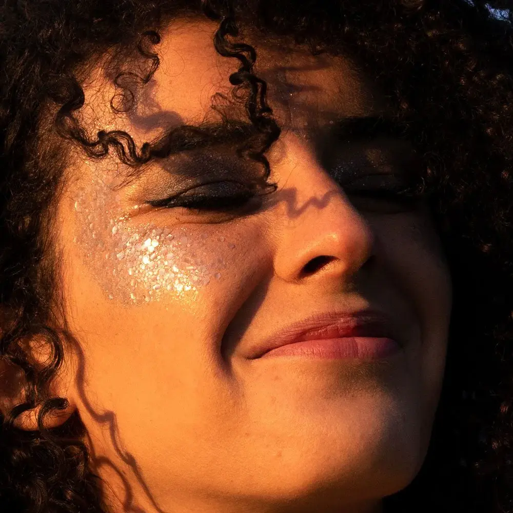 WEB-Photo-Portee-Paillettes-Metallo-Disco-Close-Up.webp