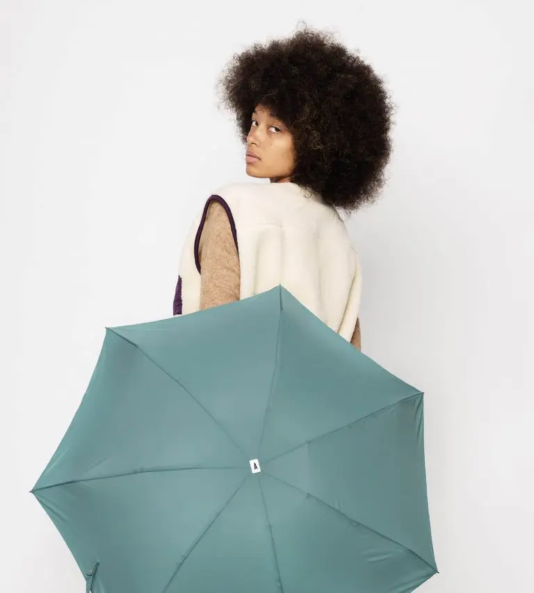 Mini-parapluie-vert-sauge-ANATOLE-Ambroise-768x853.webp