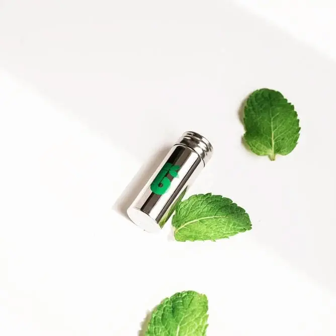 eco-friendly-floss_3fc793f6-576f-41ee-8191-2ab886e977f4.webp
