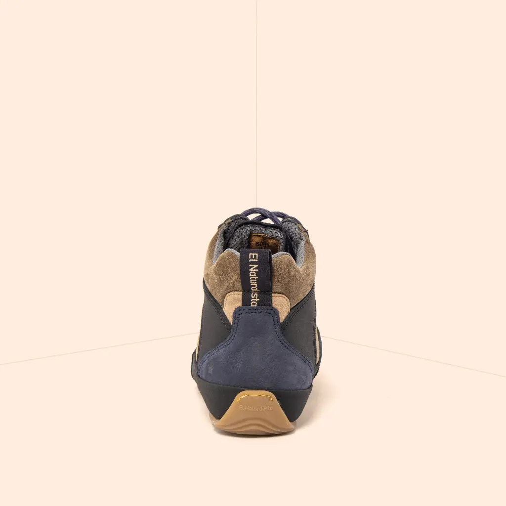 n6083_silk-land_t.webp