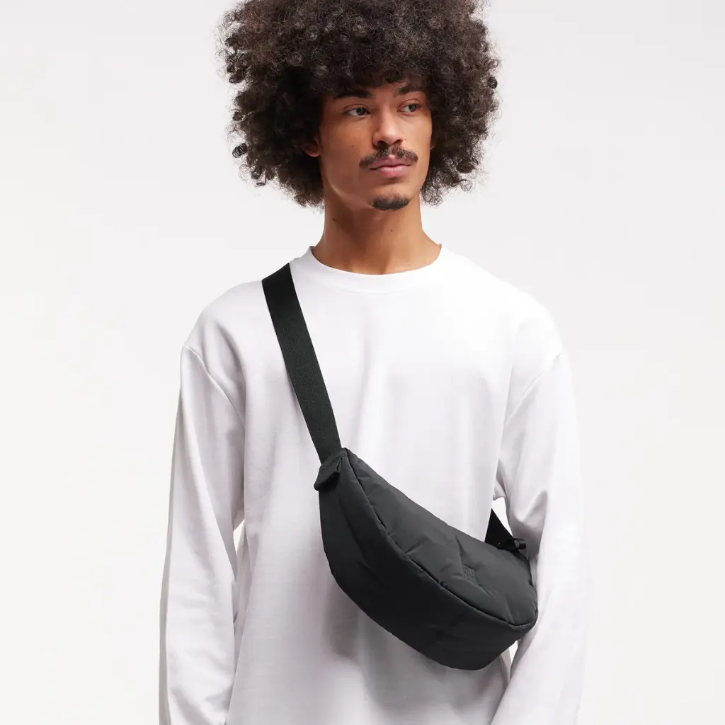 250114_CLOUD_MOON_BAG_SMALL_moods_03.webp