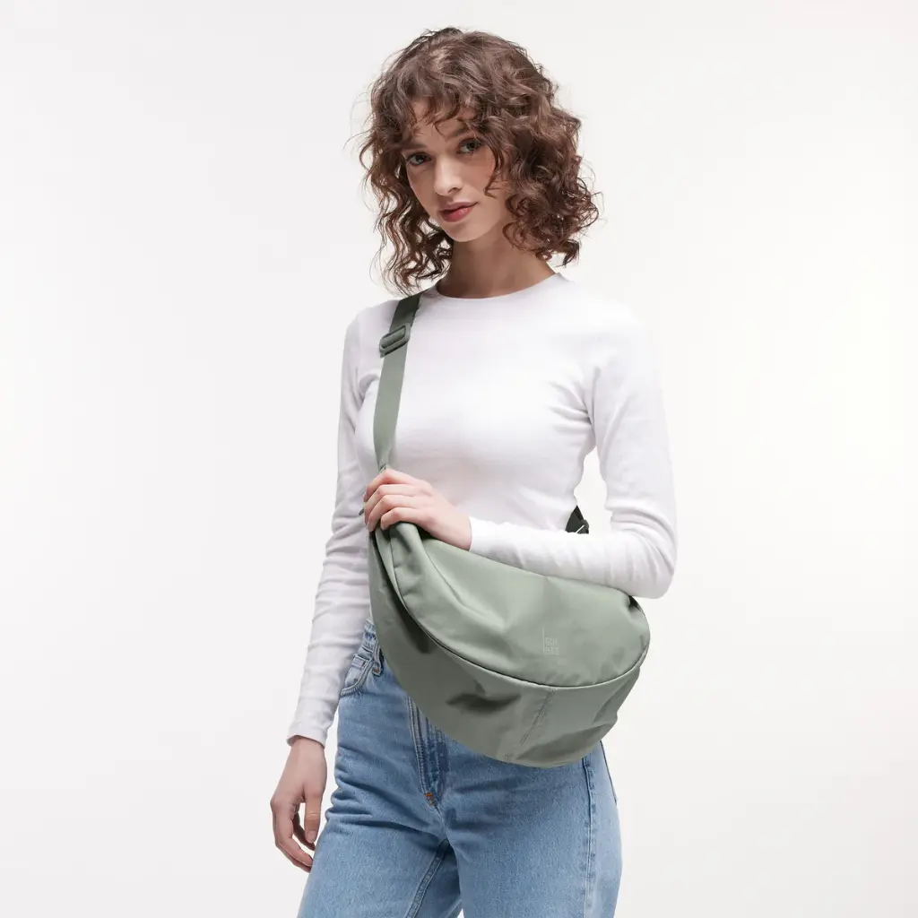 250320__fraukeboensch_MOON_BAG_LARGE_bass_Online-Print_bis270325_16994.webp