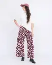 26W_Pantalon_Pauline_en_coton_bio_-_Merlot_flowers_-_T-shirt_Jimmy_-_Casquette_Coeur_d_artichaut_-_merlot_emoi_emoi_LOOK_05_J1_32506_web.webp