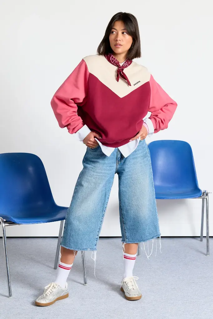 PERPETE-sweat-retro-colorblock-max-rouge-coton-bio-ecom-Flora-Prism_2048x.webp