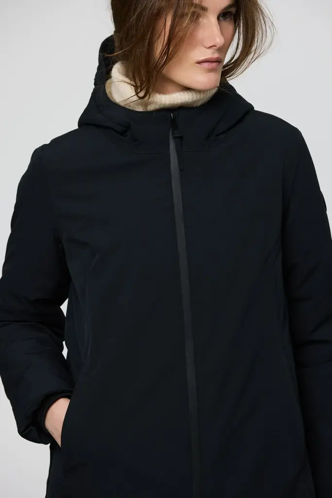 T3290_VERGLAS_BLACK-7533_75704b87-98f9-4983-8443-a8ad1dd9e907.webp