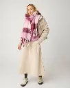 Recycled_fringe_scarf-Scarfs-4220002-7011_Red_check-3.webp