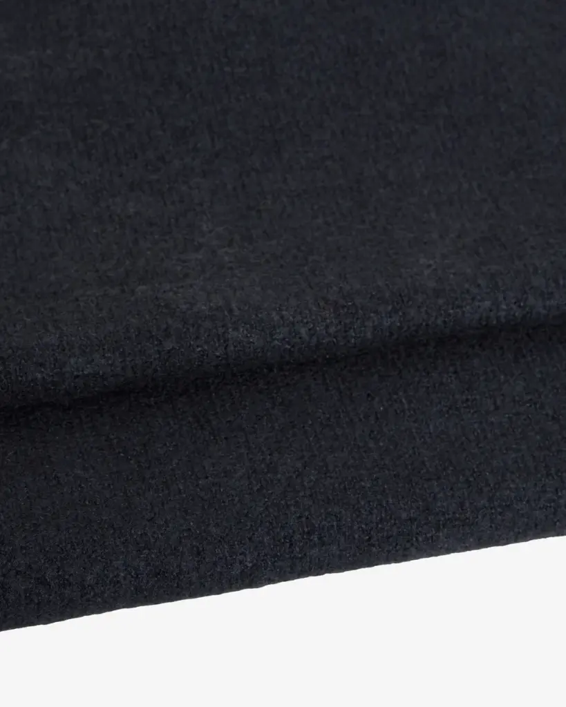 Souffle_yarn_scarf-Scarfs-4220011-1300_Black_Jet.webp