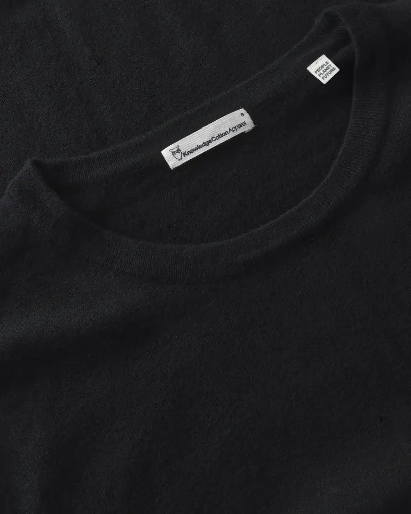 Cashmere_knit_t-shirt-Knits-2080113-1300_Black_Jet.webp