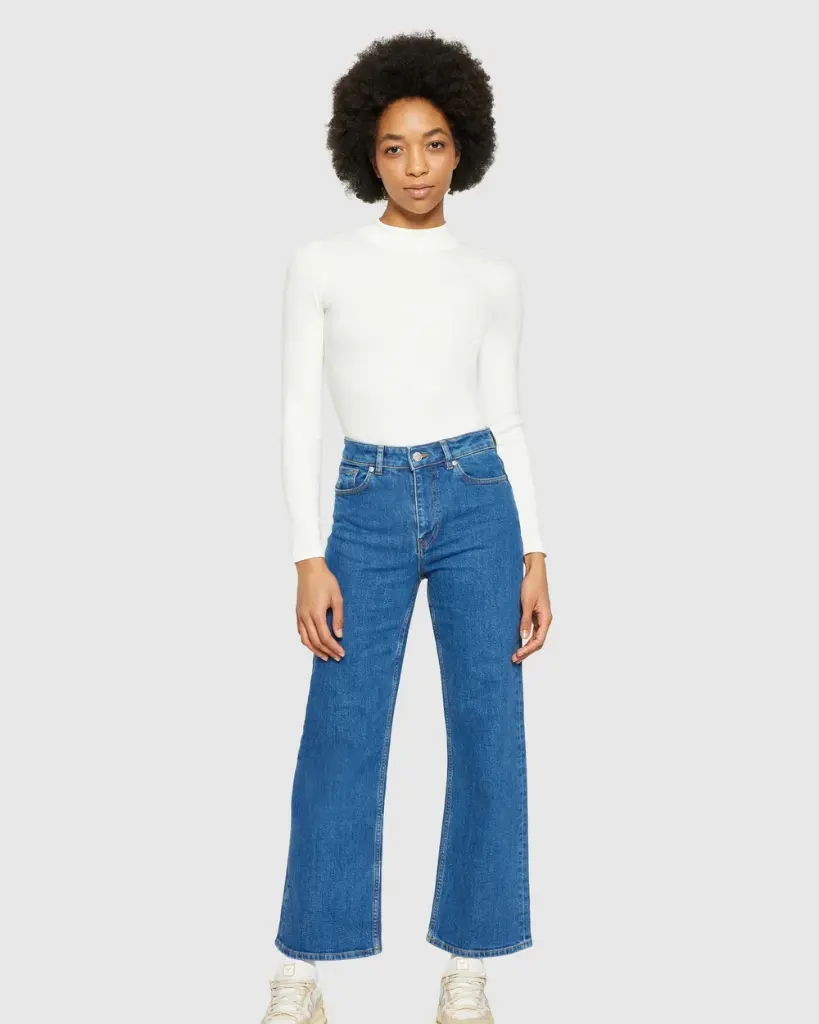 Rib_high_neck_LS-Long_Sleeves-100076-1007_Star_White-3.webp