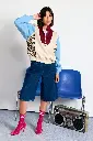 PERPETE-sweat-retro-col-camioneur-emma-leo-bleu-coton-bio-ecom-Flora-de-face-Prism_2048x.webp