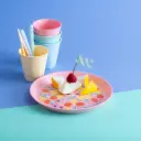 Koziol || Petite assiette 205 mm – Fleurs rose doux