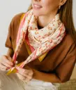 BINDI ATELIER || Grand Foulard – Itsi Pétale