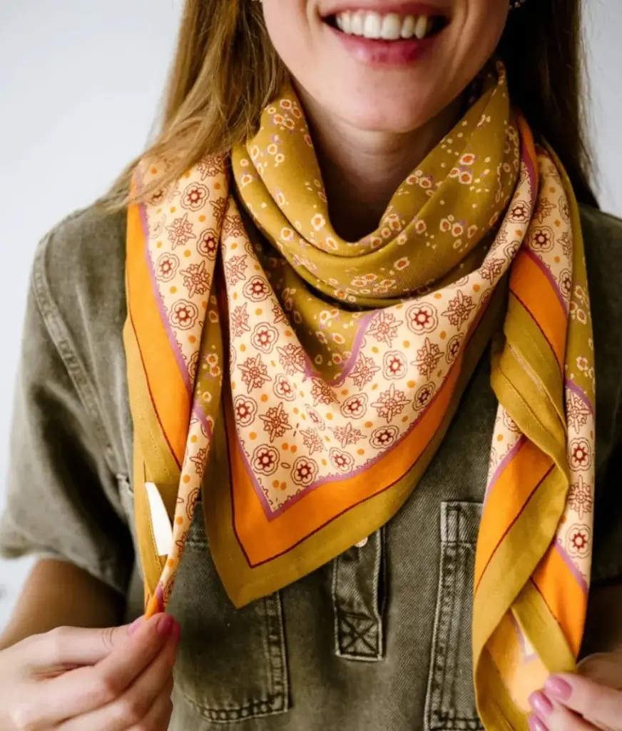 BINDI ATELIER || Grand Foulard – Itsi Kaki