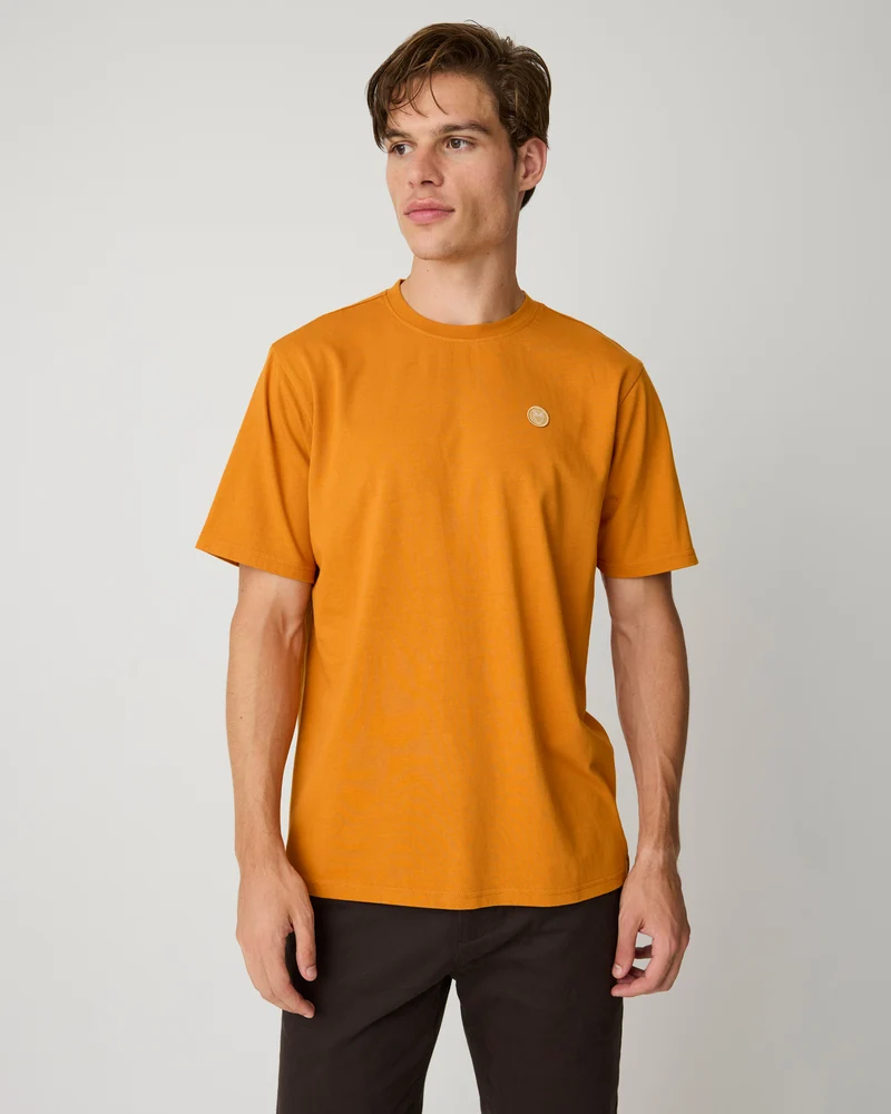 KNOWLEDGE COTTON APPAREL || Tee-shirt à écusson brodé - Badge T-Shirt - Golden Oak