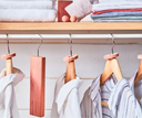 Bürstenhaus Redecker || 2 Accroche-cintres en cèdre – Naturel