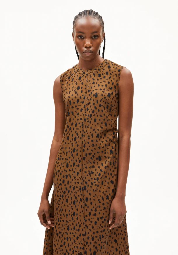 ARMEDANGELS | Robe longue EMALANAA LEOPAA - dark camel