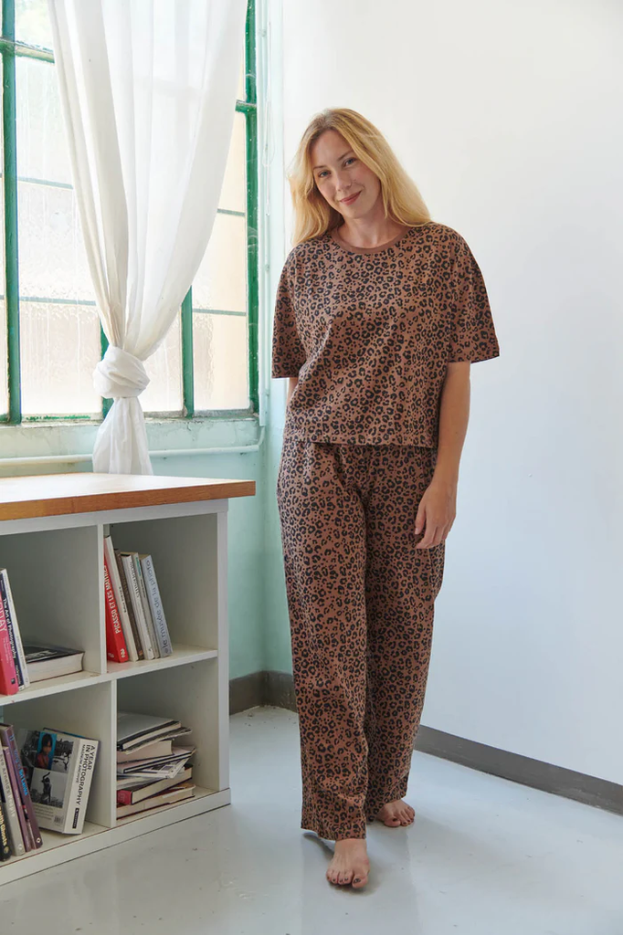 WE ARE JOLIES | Pyjama Long Coton Bio - Léopard Marron